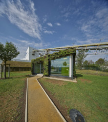 Tiny House ve výrobním závodu firmy Rigips navrhl student František Exner.