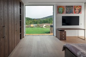 Vila s krytým bazénem od Petra Dobrovolného