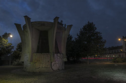 Výdech metra u Hlavního nádraží v Praze, Josef Danda