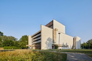 Dům umění v Piešťanech od architekta Ferdinanda Milučkého