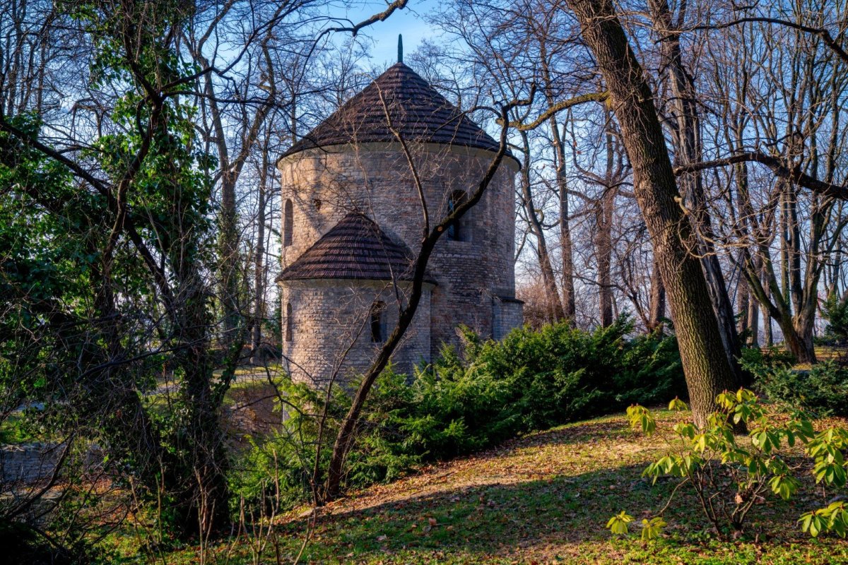 Rotunda sv. Mikuláše a sv. Václava, 11. století