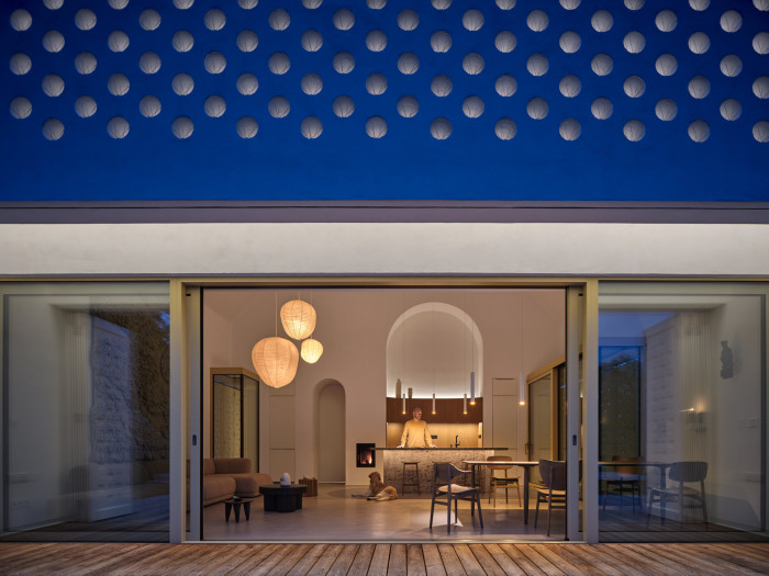 Dům Oskar, oceněný titulem Interiér roku 2025 (Dům Oskar architekta Jana Žaloudka, realizovaný stavební firmou S-B)