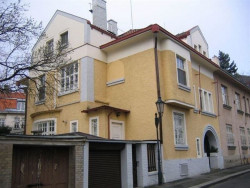 Rudolf a Jaroslav Stockarové, dům v ulici Na baště sv. Tomáše - foto