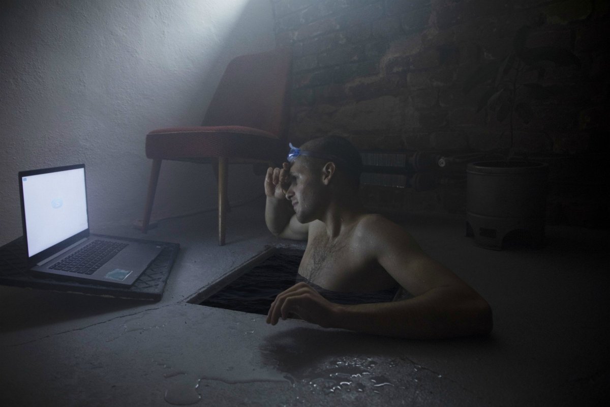 COVID.ÍŠ, Jakub Marek, Barbora Žentelová.
