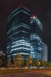Panorama polské Varšavy se rychle mění. Pojďme se podívat na jednotlivé budovy nového administrativního bloku ve Varšavě. (na fotografii The Warsaw HUB)