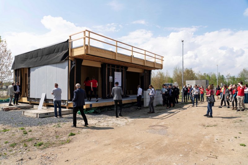 Studenti projekt nejen navrhli a vše spočítali, ale nakonec dům i postavili