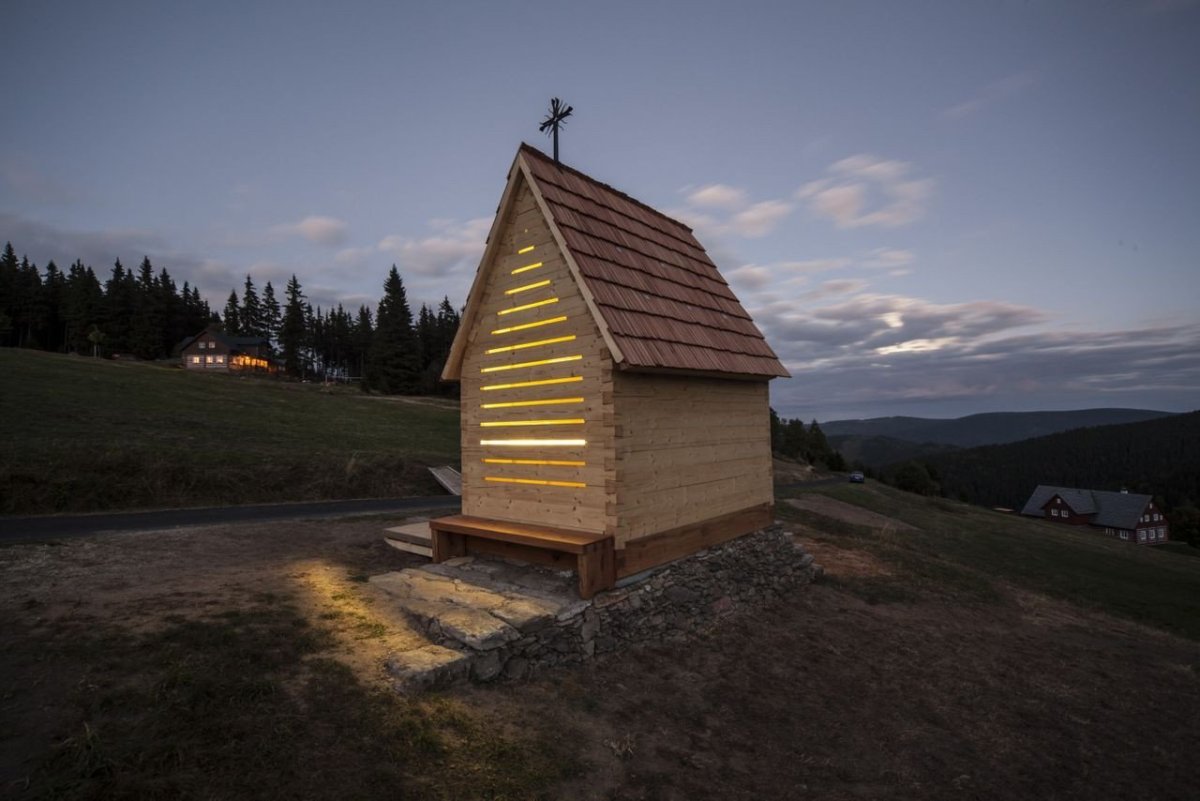 Jana Krákorová (ABM architekti), Zvonička na Vlašských Boudách – foto