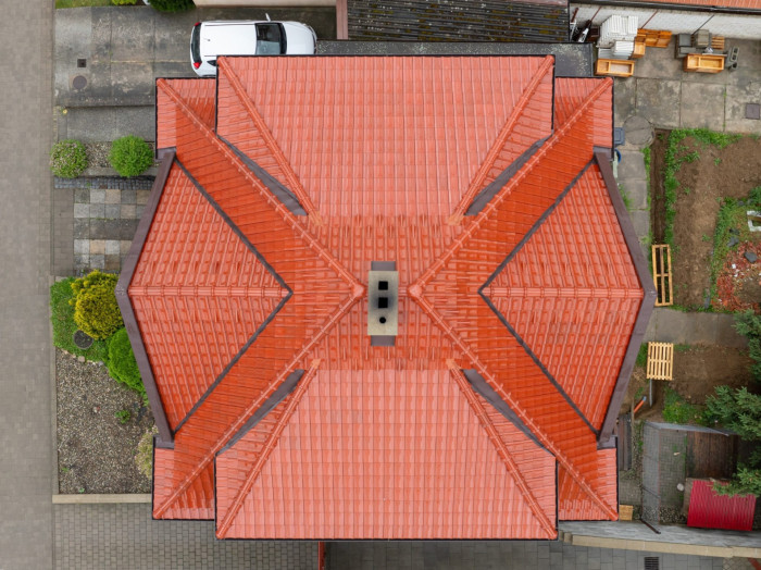 Kontrola střechy před rekonstrukcí