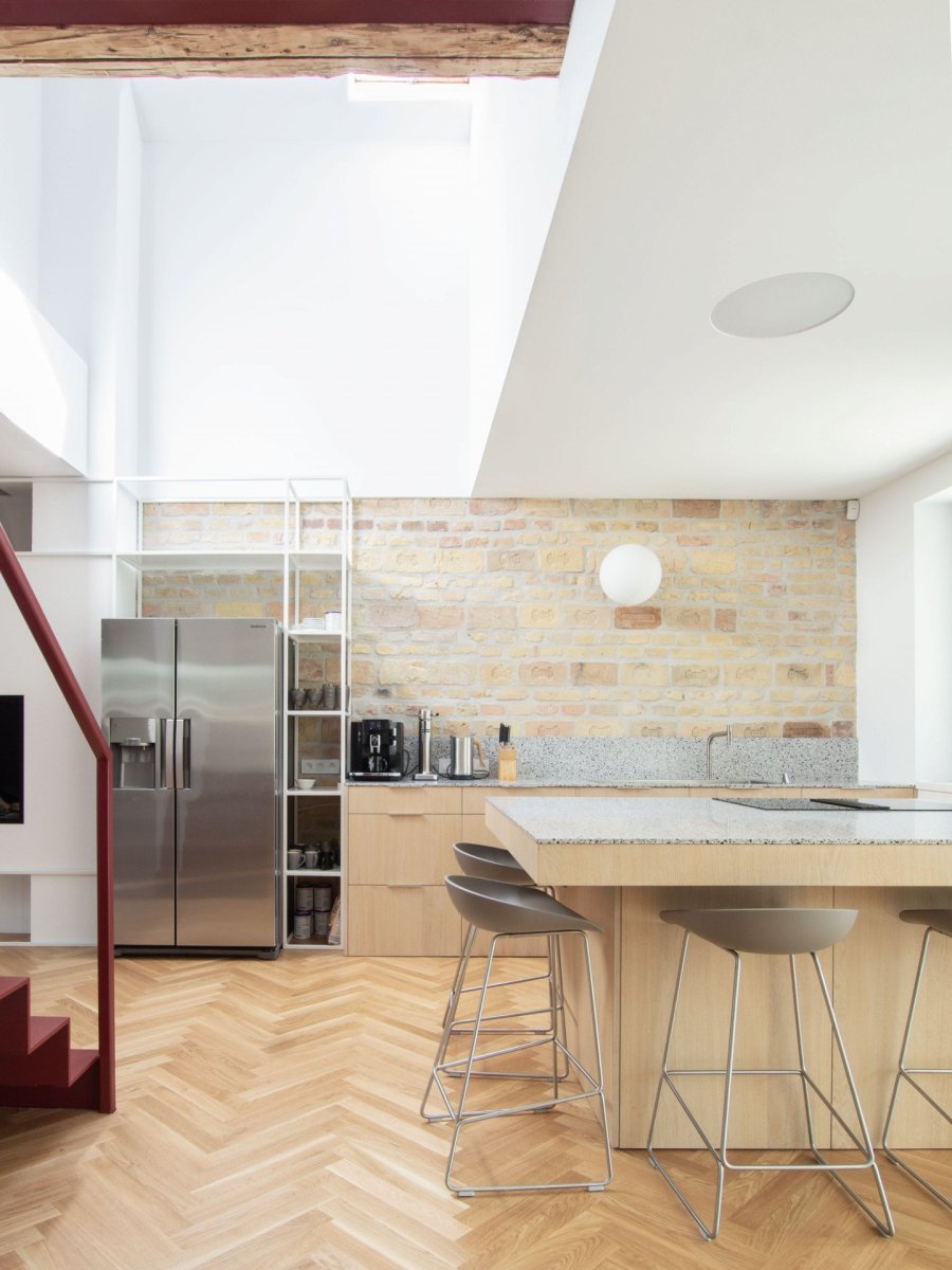 Architekt Marián Gombarček navrhl rekonstrukci rodinného domu v Bratislavě