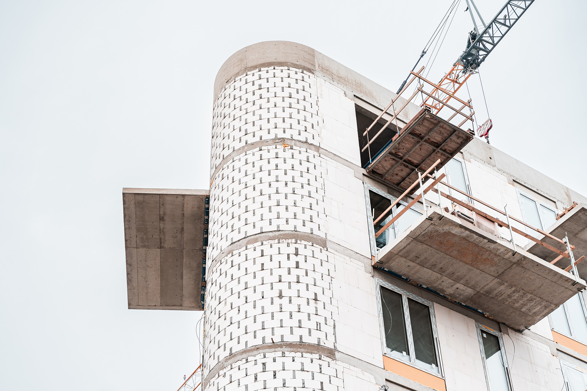 Široký sortiment produktů Silka umožňuje stavět stěny bez zdlouhavého řezání nebo štípání na stavbě.