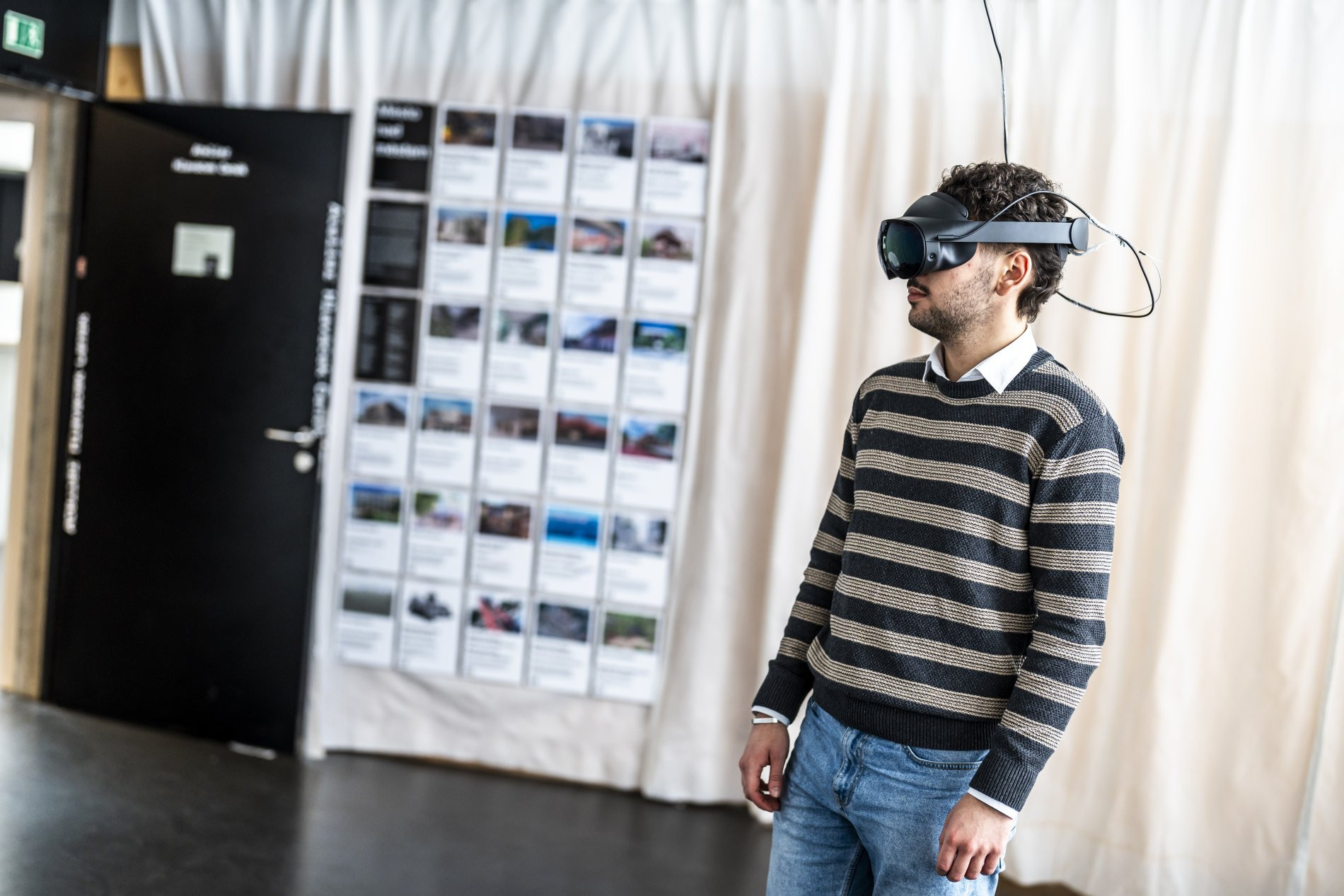 Na fakultě architektury ČVUT v Praze probíhá výstava ateliérových prací. Navštívit ji je možné do 7. února 2025.