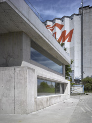 Administrativní budova ve Strančicích, Architektura s.r.o.