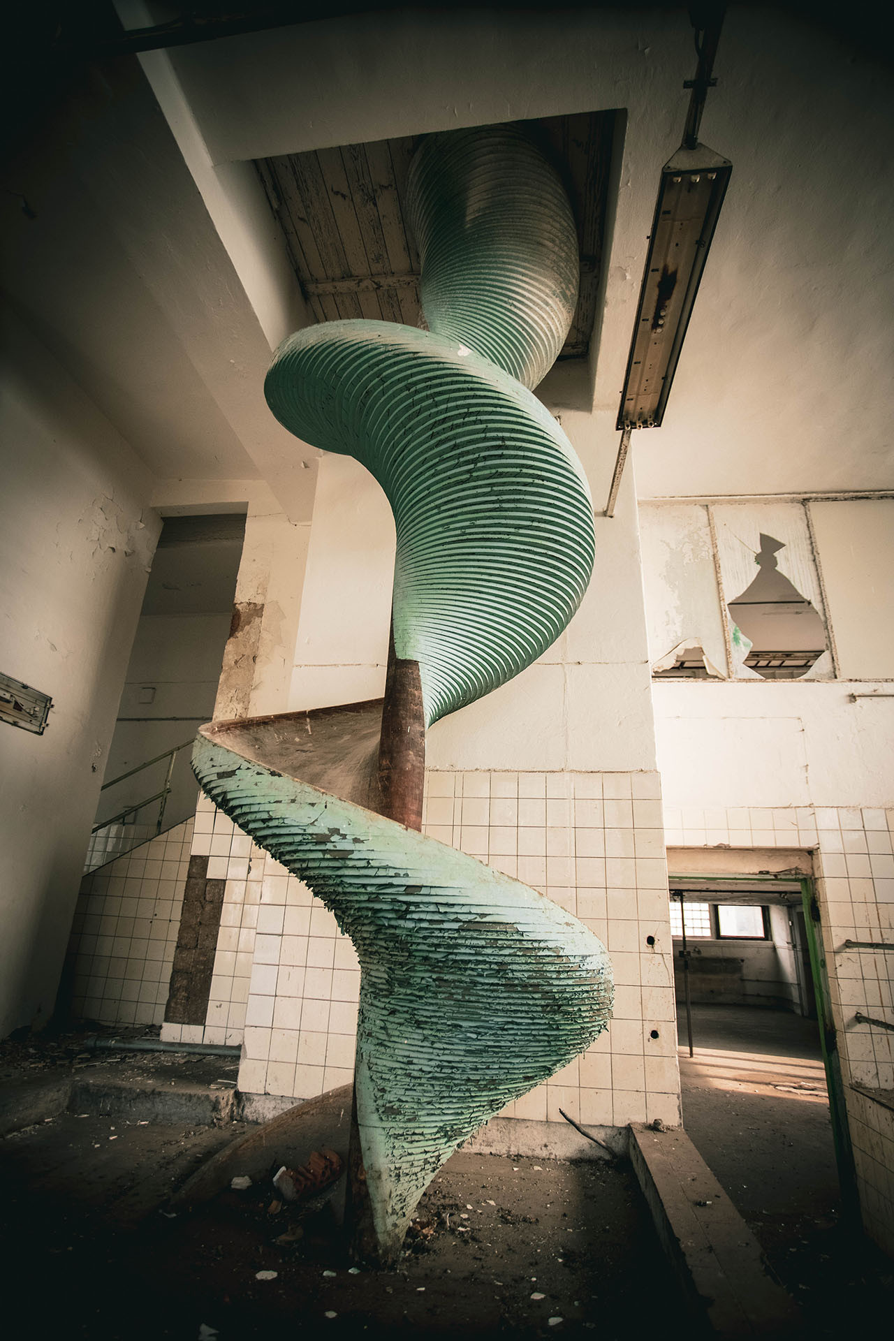 Nebyly tu jen strojírny. Na pomezí Vysočan a Libně stály i další fabriky. Například Fr. Odkolek, parní mlýn a továrna na chléb. Areál byl dokončen v roce 1913 a byly to nejmodernější pekárny v českých zemích. Jako příklad skluz na pečivo – již zaniklý.