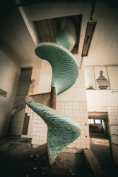 Nebyly tu jen strojírny. Na pomezí Vysočan a Libně stály i další fabriky. Například Fr. Odkolek, parní mlýn a továrna na chléb. Areál byl dokončen v roce 1913 a byly to nejmodernější pekárny v českých zemích. Jako příklad skluz na pečivo – již zaniklý.