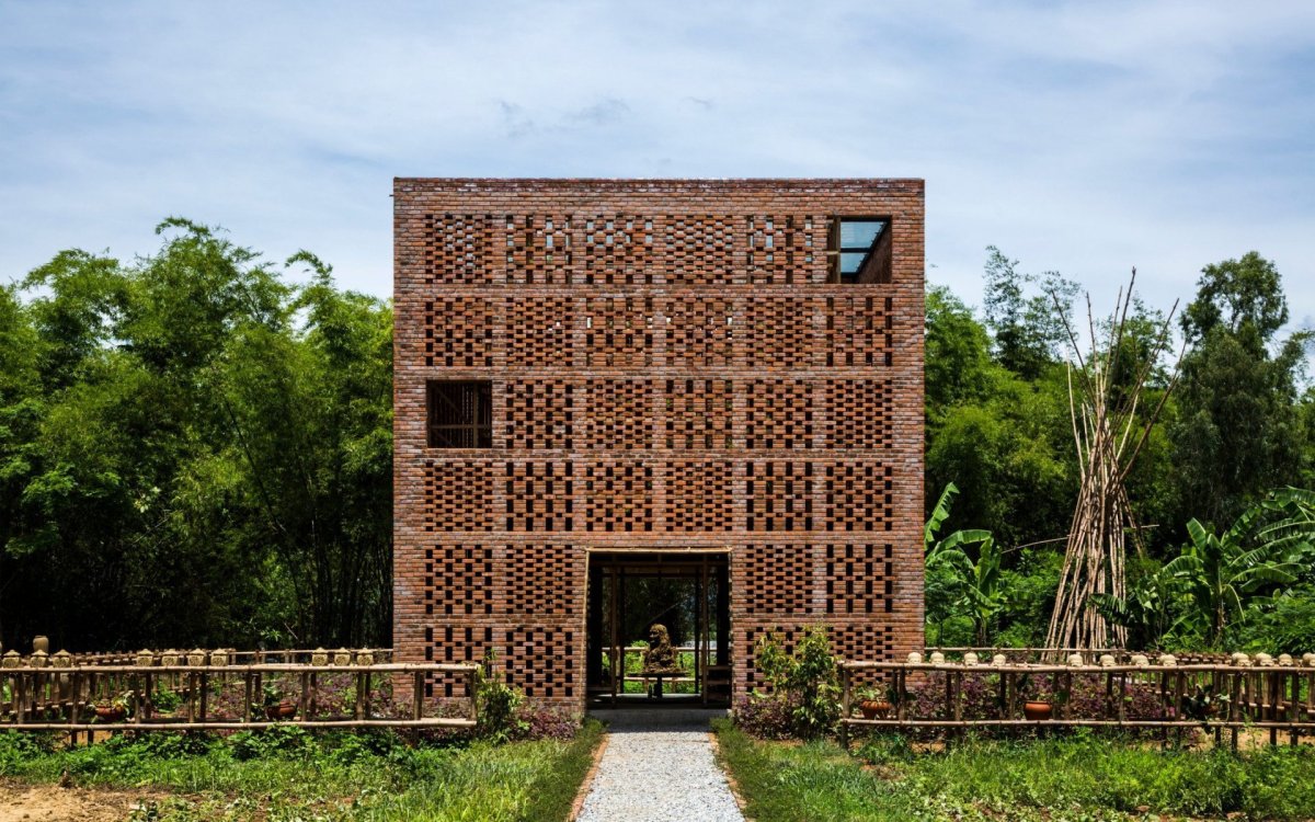 Ateliér z terakoty ve Vietnamu, Tropical Space