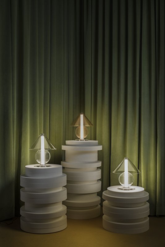 Moderní design skla a racionální tvary - svítidlo FRAGILE