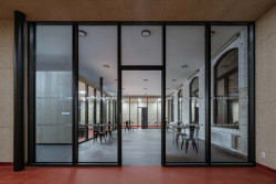 Pohled do interiéru komunitního centra (Komunitní centrum ve Strakonicích, Ateliér VAS)