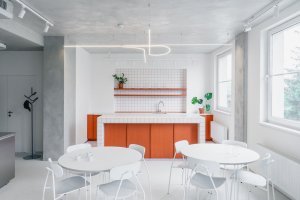 Kanceláře s motivem silnic od studia COSMO (Kanceláře Pudis; studio COSMO)