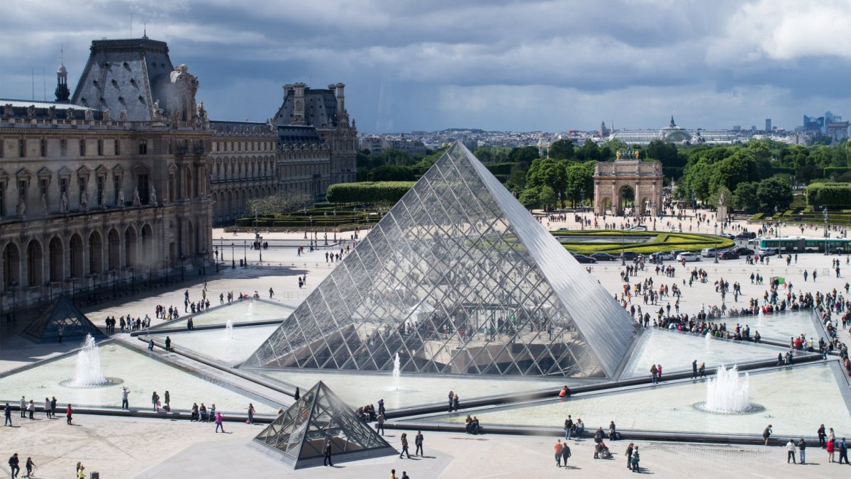Le Grande Louvre v Paříži, I.M. Pei.
