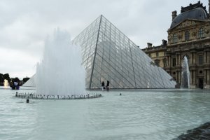 Le Grande Louvre v Paříži, I.M. Pei.