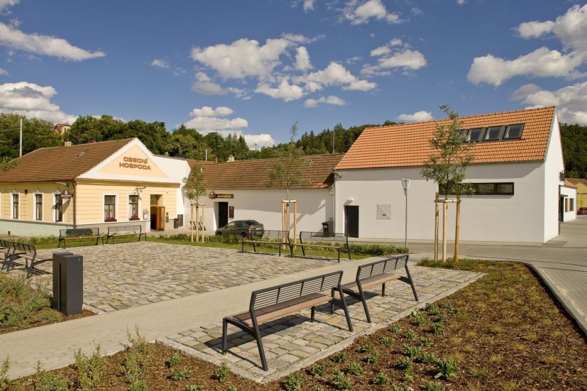 Revitalizace středu obce Bílovice nad Svitavou, P. P. Architects
