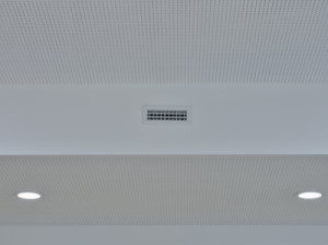 Nová škola od studia OVA architekti je v Berouně. (Nová škola Via v Berouně; OVA )