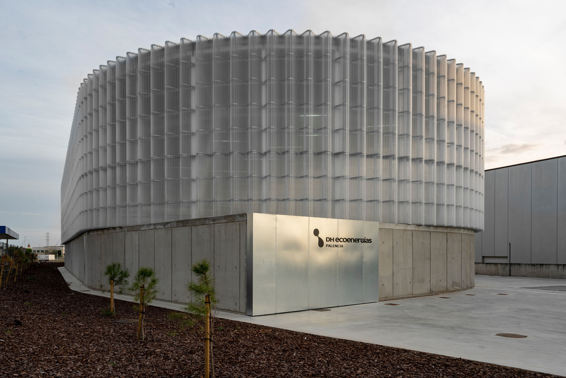 Centrála tepelné elektrárny v Palencii od studia FRPO Rodríguez & Oriol