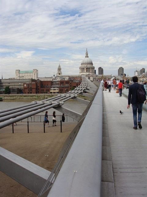 Millenium Bridge - foto