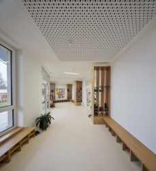 Akustické řešení Rigips v učebnách a školkách (na obrázku mateřská škola Mydlinky v Praze)