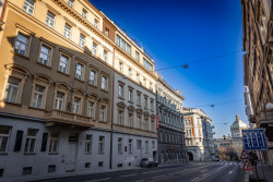 Bývalé Borůvkovo sanatorium sídlilo ve spojených objektech č. 1627/61 a 1607/63 v Legerově ulici.