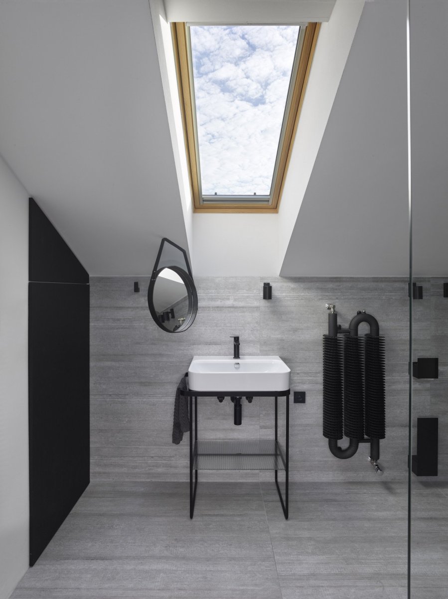 Rekonstrukce řadového domu v Újezdu nad Lesy od architektky Terezy Čudové Ajmové