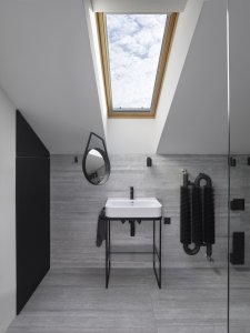 Rekonstrukce řadového domu v Újezdu nad Lesy od architektky Terezy Čudové Ajmové