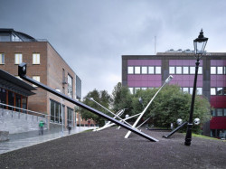 Lutz-Rainer Müller & Stian Ådlandsvik, Dis-Position. Lokace: Tromsø University 2015 - foto