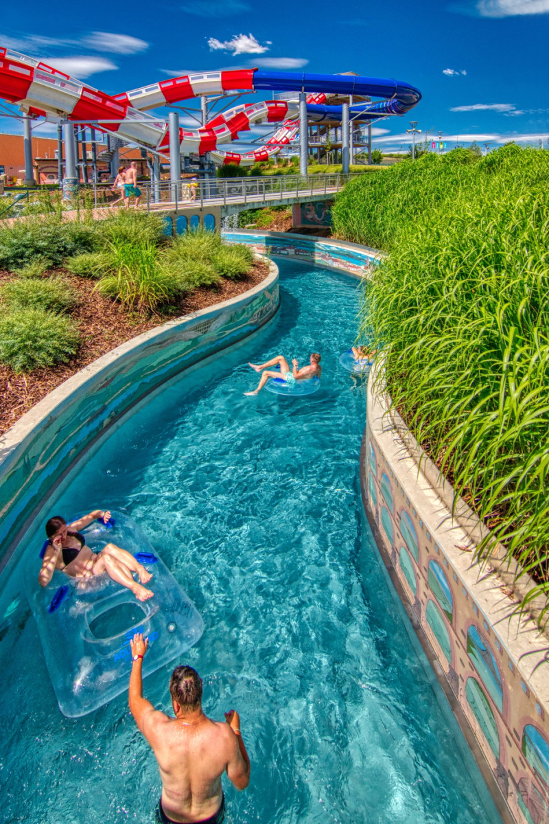 Líná řeka v areálu Aqualand Moravia nabízí klidovou vodní zónu určenou k relaxaci.
