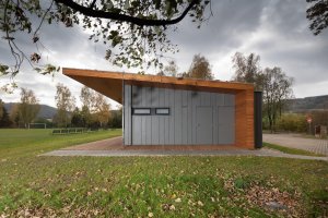 Přestavba zázemí fotbalového týmu TJ Vlčovice-Mniší, Kamil Mrva Architects