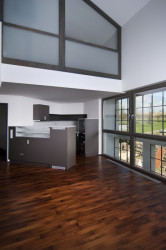 studio NEW WORK, Vestavba bytu do historické průmyslové haly – foto