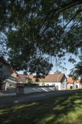 Rekonstrukce rodinného domu v Kolovratech, OTA ateliér (Tomáš Henel, Ondřej Fiala)