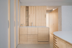 Autorka o bytě hovoří jako o "open space", téměř všechny místnosti se totiž dají propojit. ("Open space" byt v Hodoníně od Atel!er)