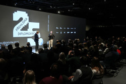 Z vyhlášení loňského ročníku v pražském CAMPu 2. prosince 2024.  Zvítězila Justýna Kaislerová.