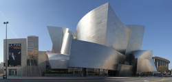 Walt Disney Hall, koncertní budova v Los Angeles od Franka Gehryho