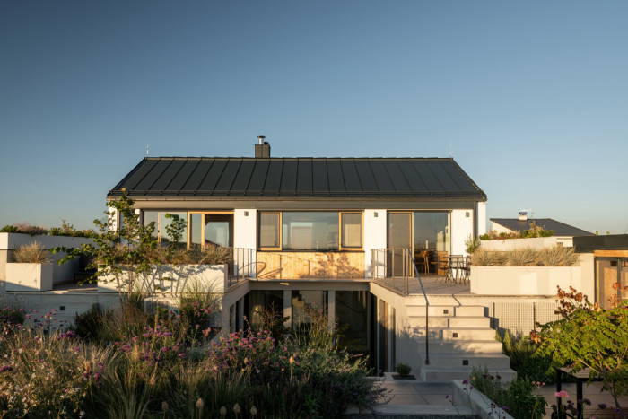 Rodinný dům s atriem, SENAA architekti / Václav Navrátil, Jan Sedláček