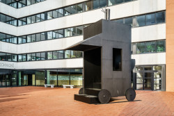 Dům na kolečkách podle skic z knihy Johna Hejduka Vladivostok