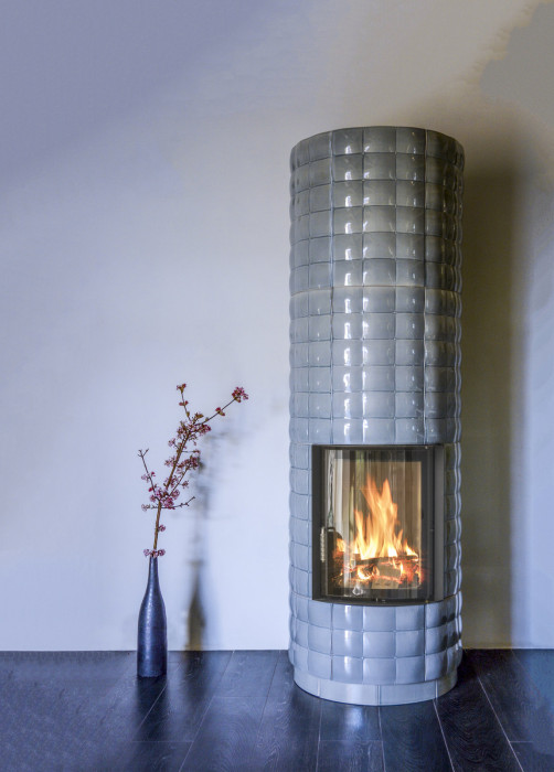 Designová linie Buns pracuje s jemně vyboulenými kachli vytvářejícími plastické oblouky v pravidelném rytmu.