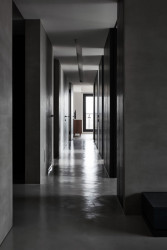 Šedivo modrý byt, Wei Yi i. d. a., Foto