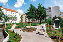 Dřívější plácek by dnes už nikdo nepoznal. (ateliér YYYY, park U Uranie)