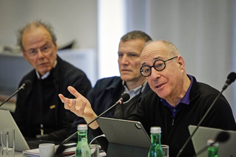 Porotci Kees Christiaanse, Michal Kohout a Alex Lifschutz (zleva)
