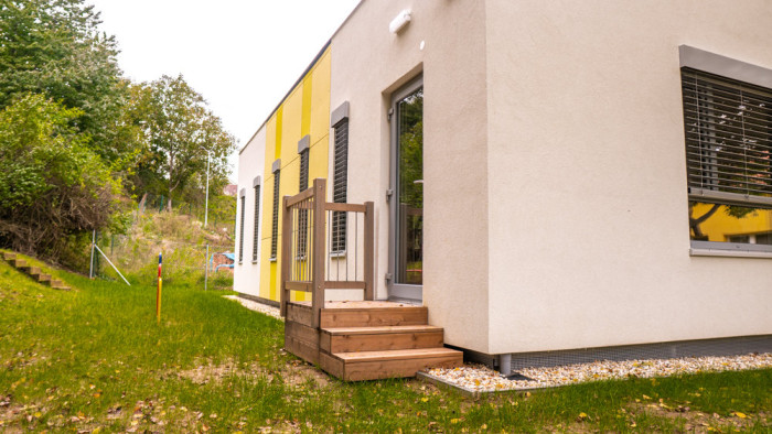 Veřejné stavby založené na vrutech - Základní a mateřská škola Střelice