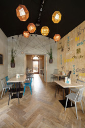 Kryštof Blažek, Interiér restaurace Modrý Zub - foto