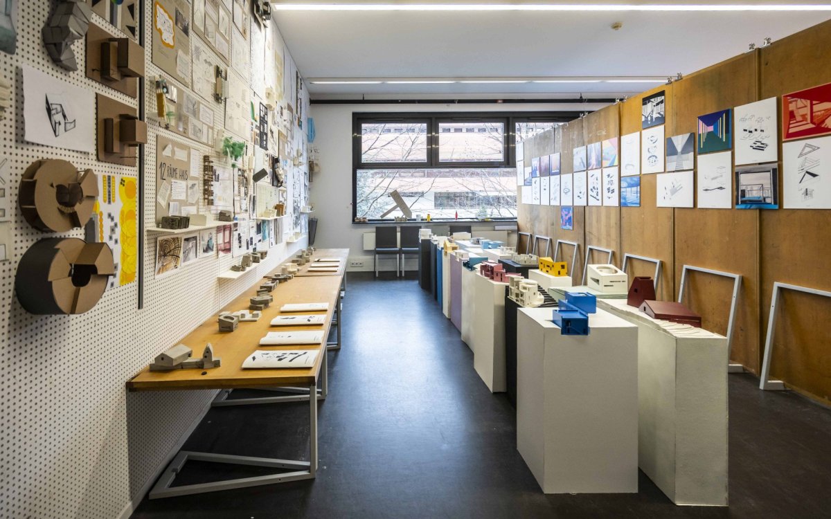 FA NONSTOP je u konce. Od pondělí vystavují studenti architektury, designu a krajinářské architektury své práce.