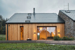 Lukáš Janout Architects jsou autory archetypálního rodinného domu v západních Čechách